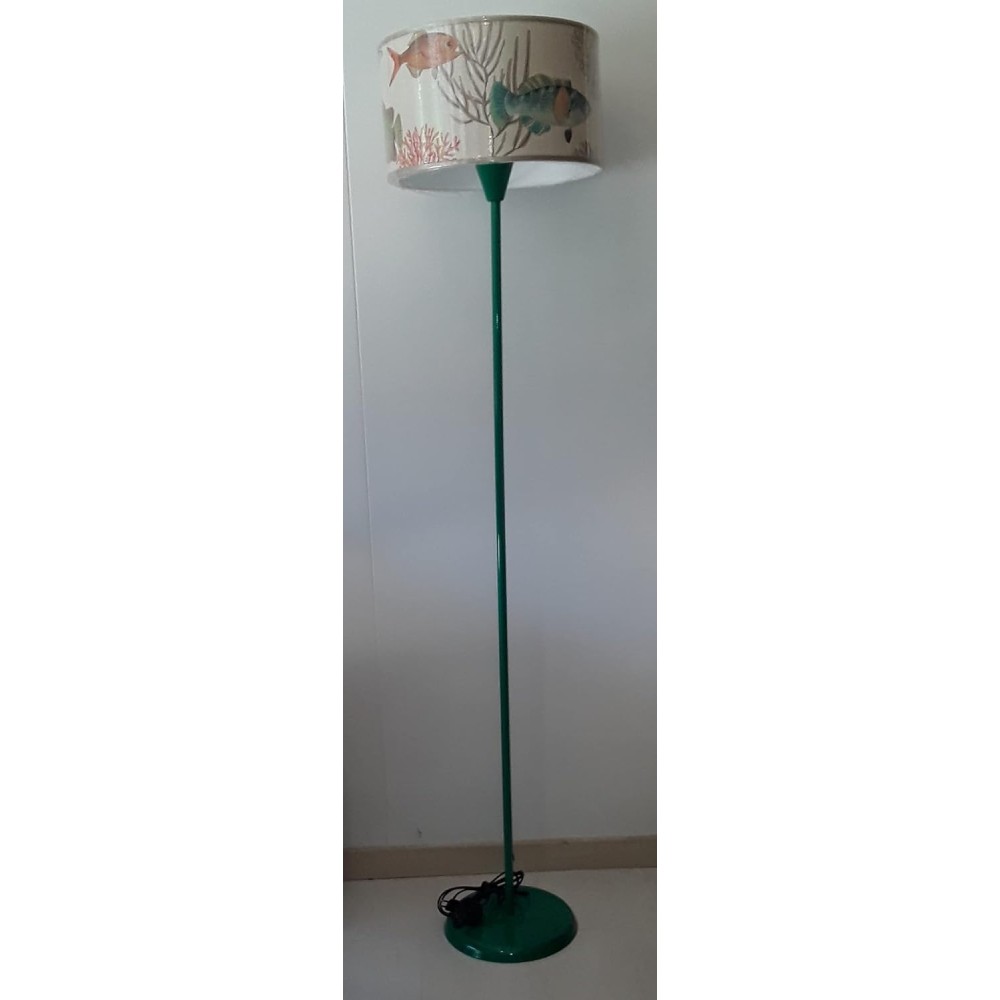 LAMPADA DA TERRA CON PARALUME IN TESSUTO VERDE CON TEMA MARE CM 1,63 H X 35 DIAM.